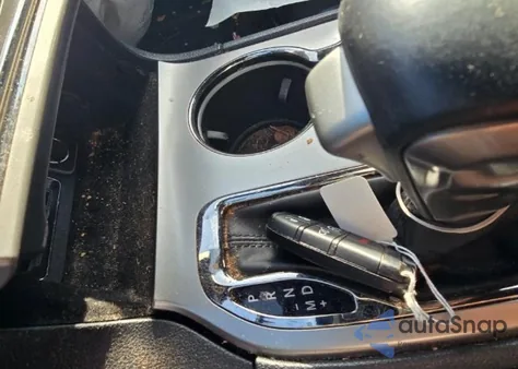 2018 Jeep Grand Cherokee Overland z USA, uszkodzony, nr VIN 1C4RJFCG6JC274559